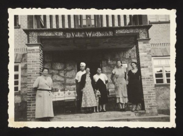 Photo (front) — see annotation on reverse