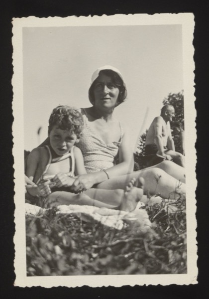 Photo (front) — see annotation on reverse