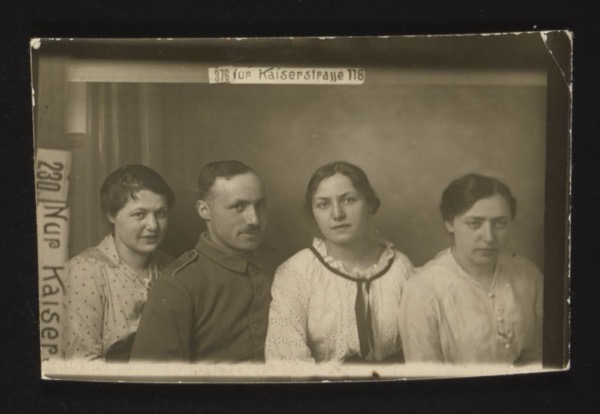 ANNOTATION ON PHOTO (back, handwritten): "Kaiserstrasse 118" Note: An address — Kaiserstrasse 118. This could refer to an address in several German cities (Frankfurt, Mannheim, etc.).