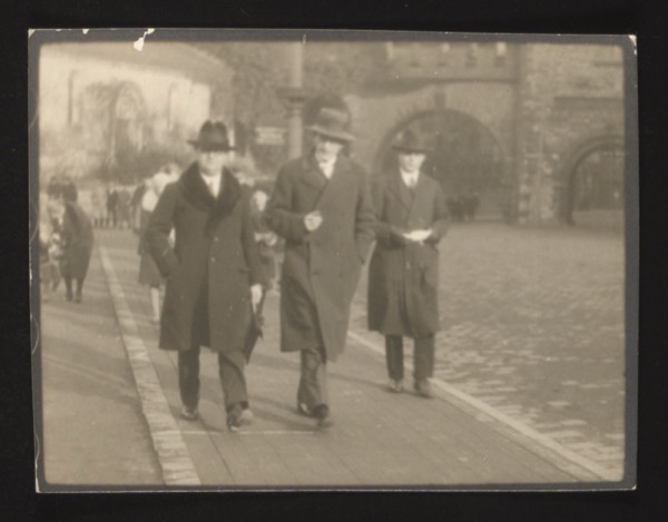 Photo (front) — see annotation on reverse